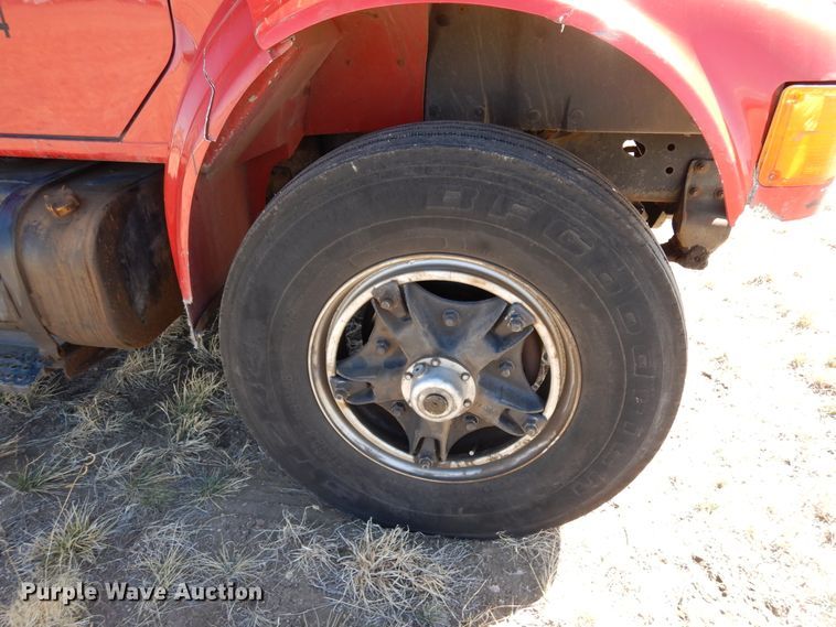 image for item DR1147 1990 International 4700  Crew Cab chipper truck