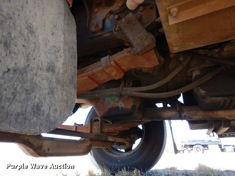 image for item DR1147 1990 International 4700  Crew Cab chipper truck