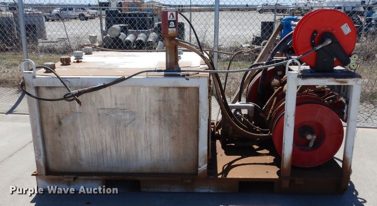 image for item EY9810 Oil / lube skid unit