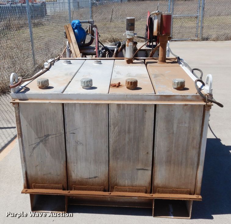 image for item EY9810 Oil / lube skid unit