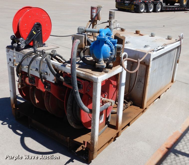 image for item EY9810 Oil / lube skid unit