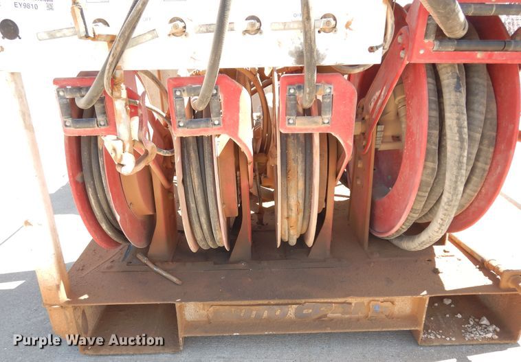 image for item EY9810 Oil / lube skid unit