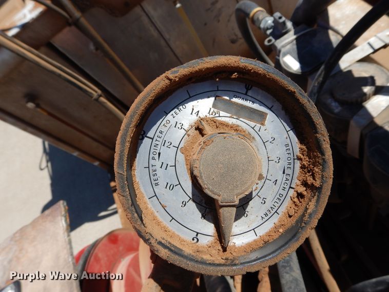 image for item EY9810 Oil / lube skid unit