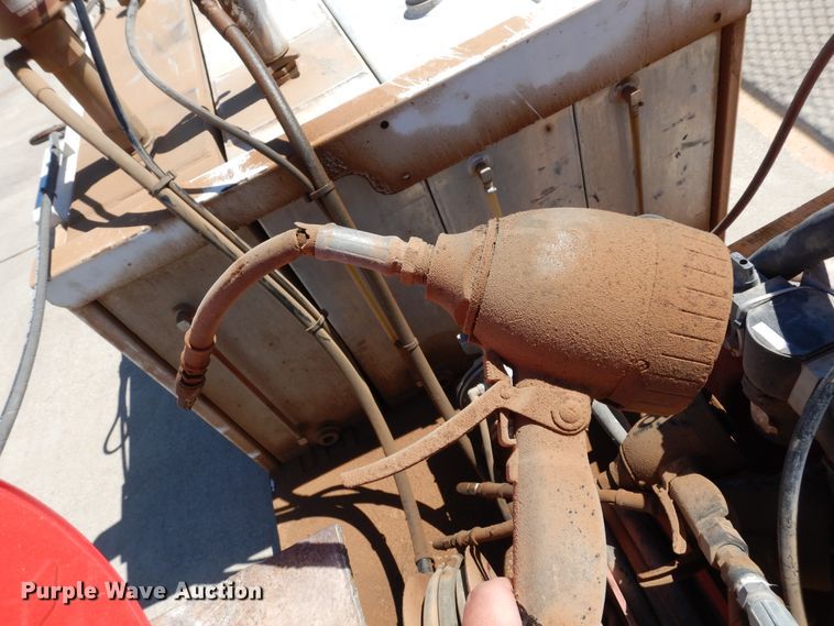 image for item EY9810 Oil / lube skid unit