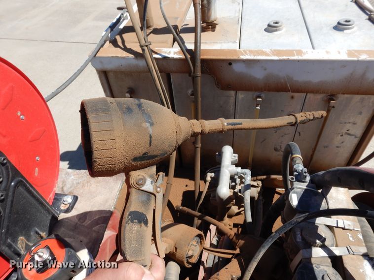 image for item EY9810 Oil / lube skid unit