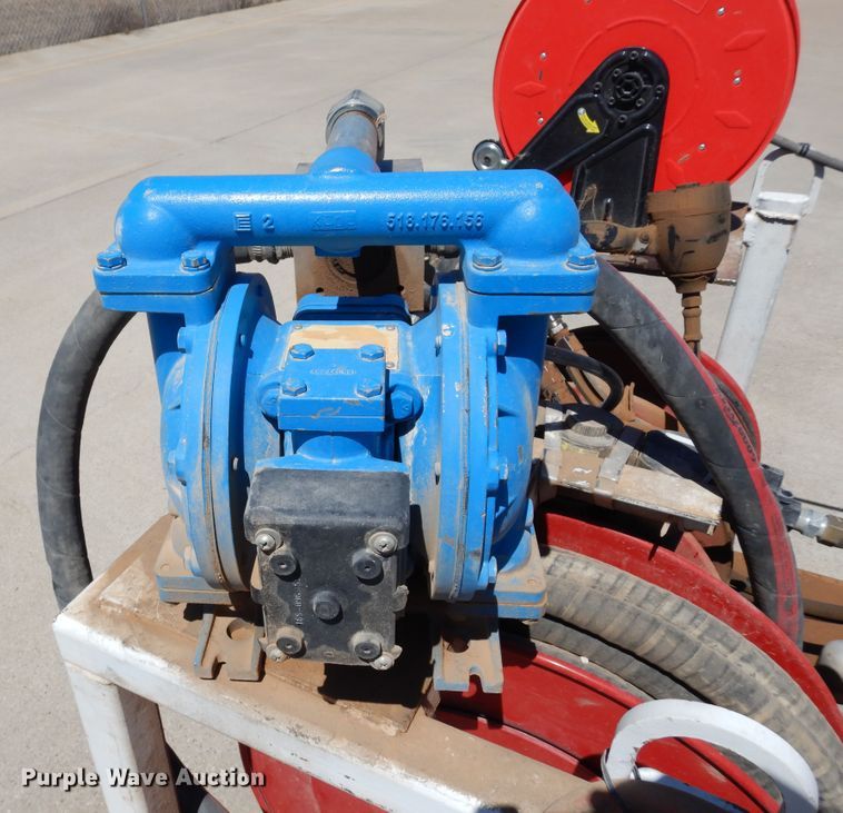 image for item EY9810 Oil / lube skid unit