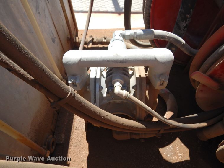 image for item EY9810 Oil / lube skid unit