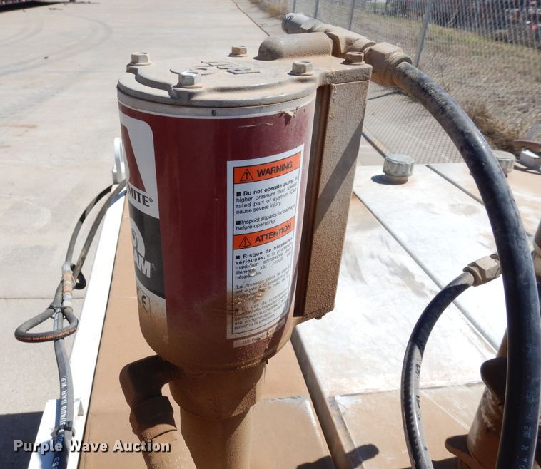 image for item EY9810 Oil / lube skid unit