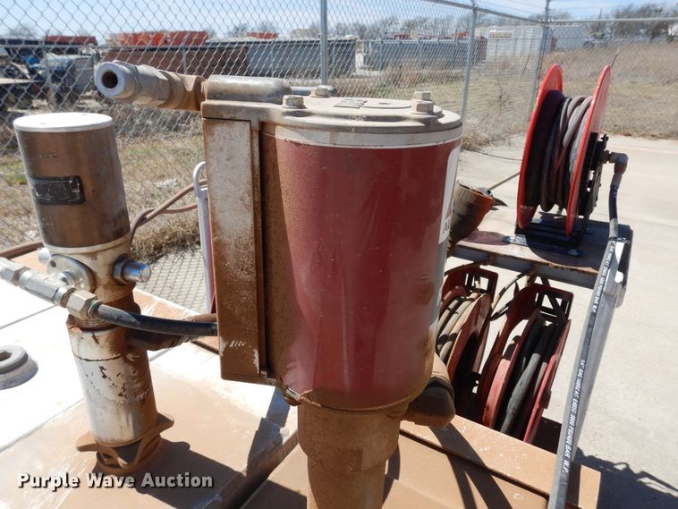 image for item EY9810 Oil / lube skid unit