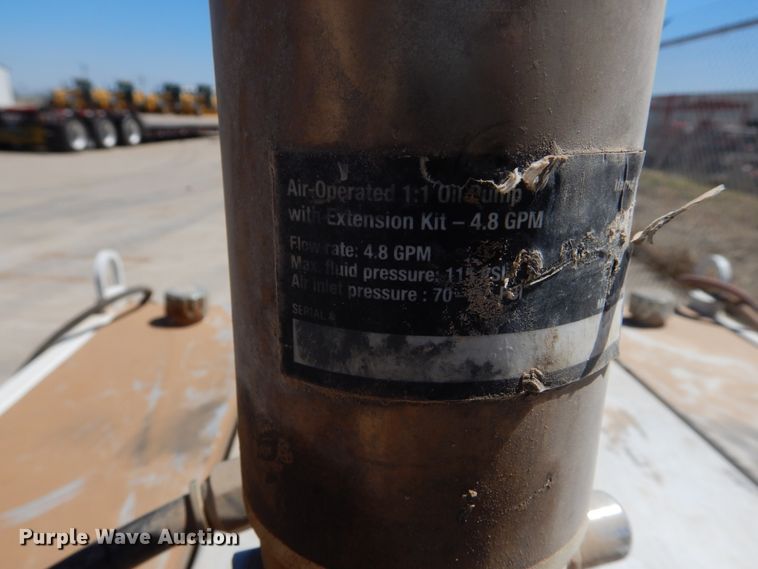 image for item EY9810 Oil / lube skid unit