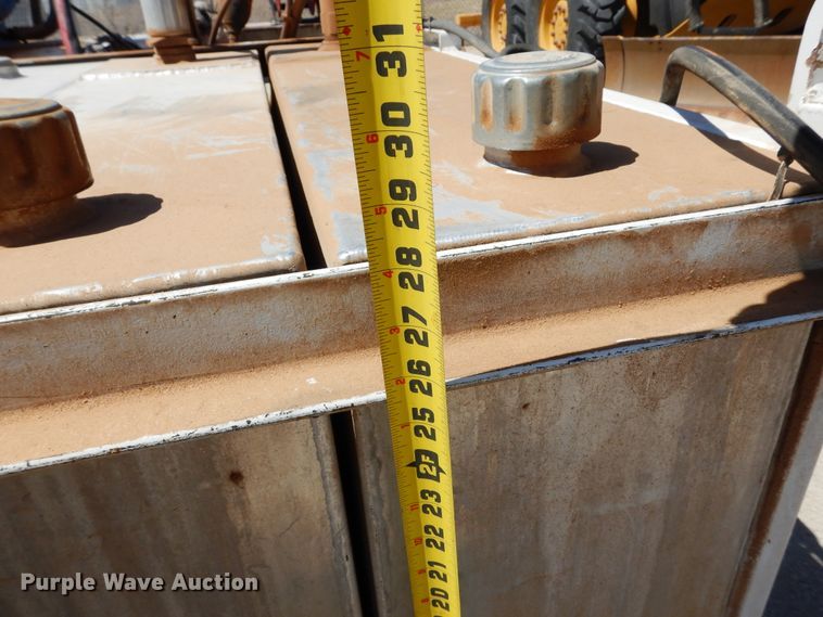 image for item EY9810 Oil / lube skid unit