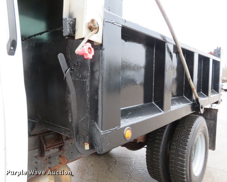 image for item FB9788 2006 GMC C6500  dump truck