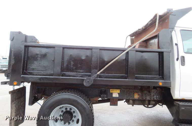 image for item FB9788 2006 GMC C6500  dump truck