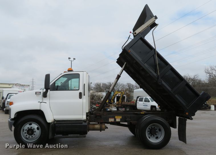 image for item FB9788 2006 GMC C6500  dump truck