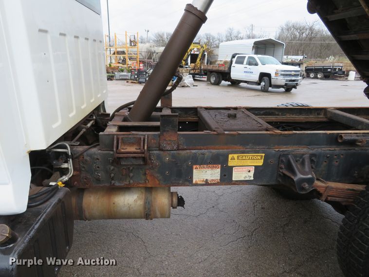 image for item FB9788 2006 GMC C6500  dump truck