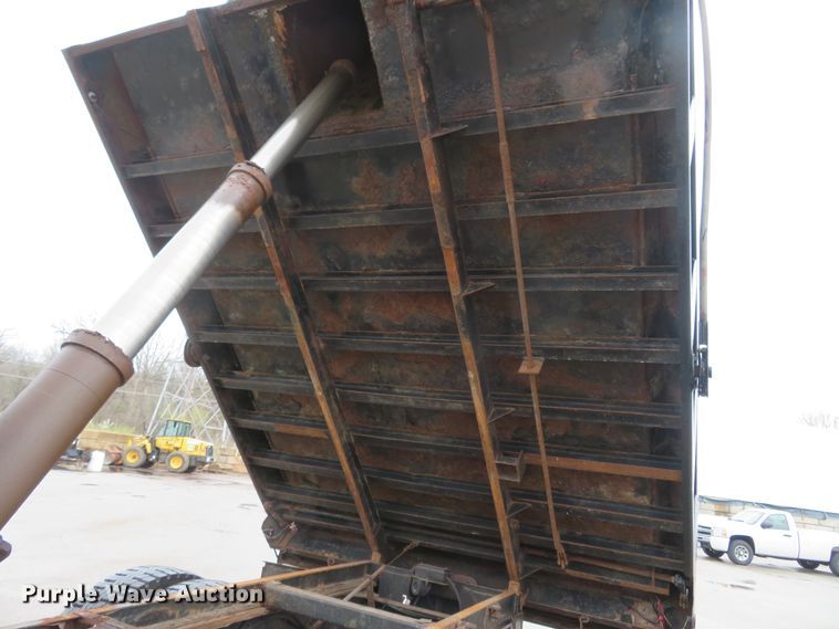 image for item FB9788 2006 GMC C6500  dump truck