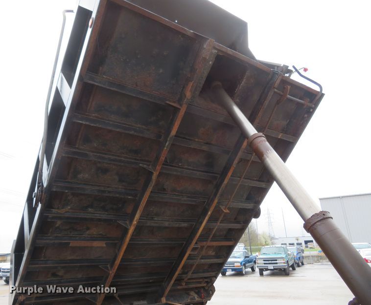 image for item FB9788 2006 GMC C6500  dump truck