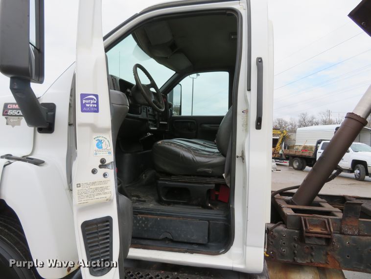 image for item FB9788 2006 GMC C6500  dump truck