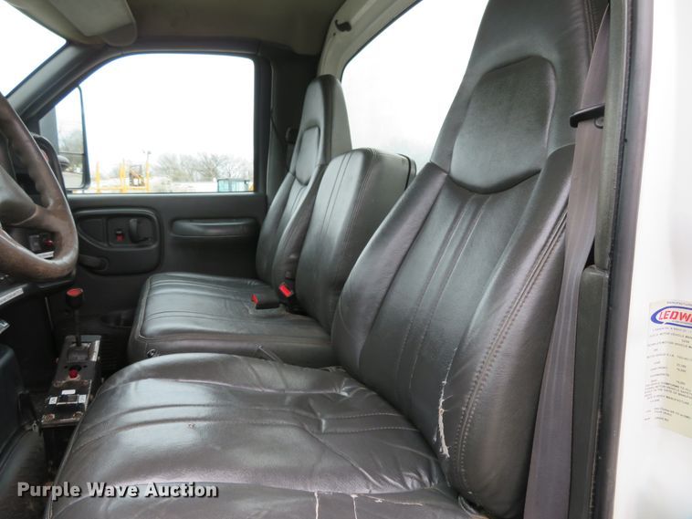 image for item FB9788 2006 GMC C6500  dump truck