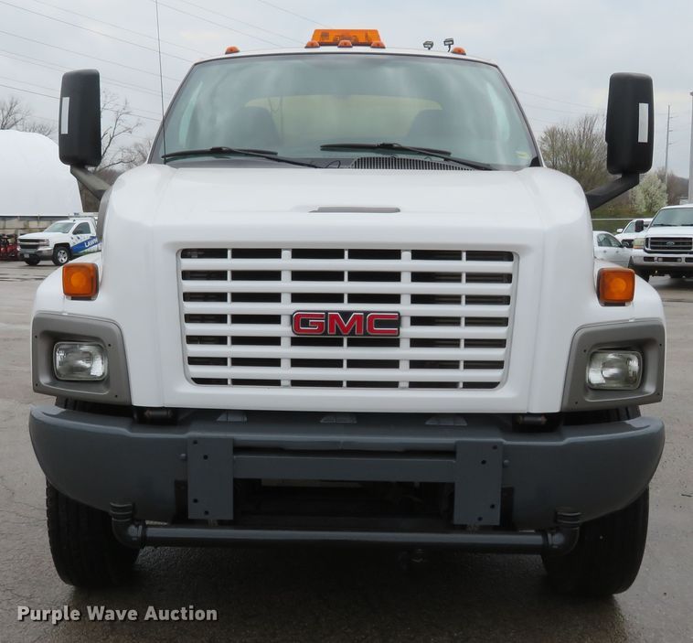 image for item FB9789 2006 GMC C6500  water truck