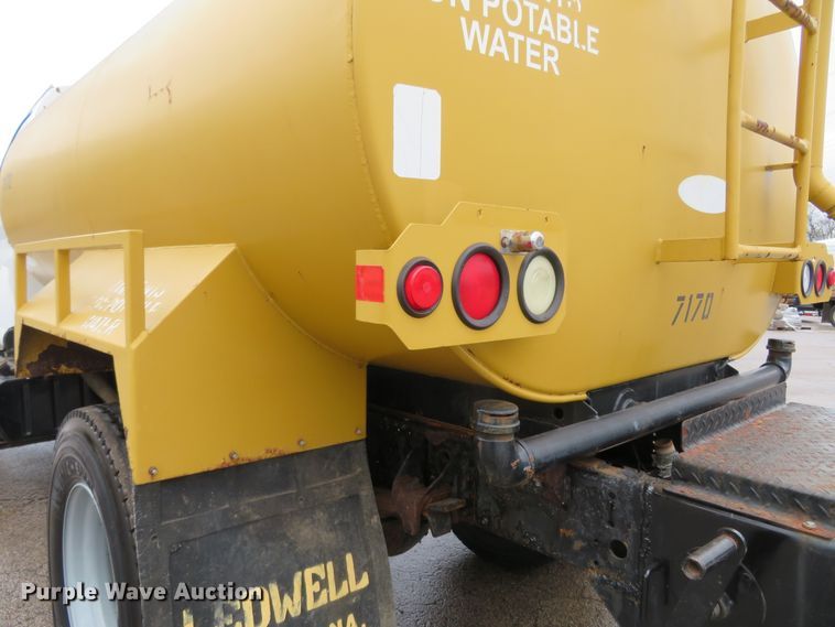 image for item FB9789 2006 GMC C6500  water truck