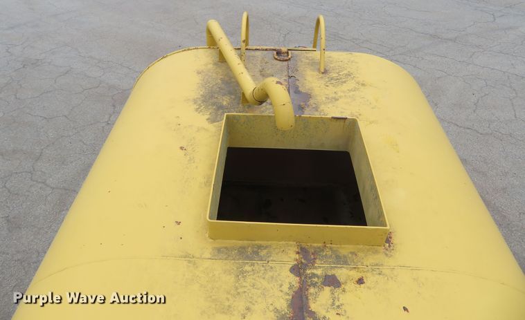 image for item FB9789 2006 GMC C6500  water truck