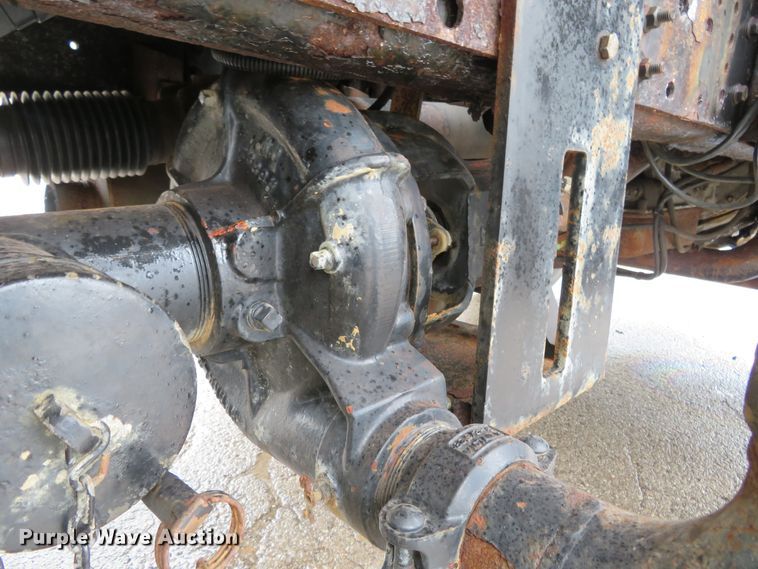 image for item FB9789 2006 GMC C6500  water truck