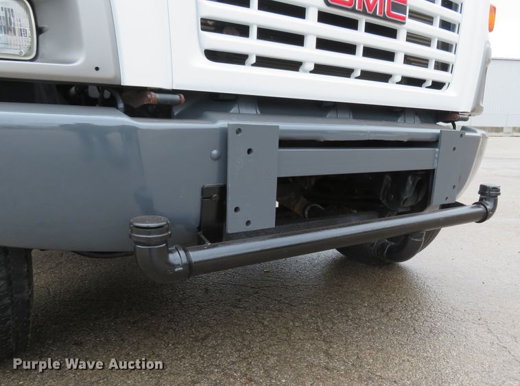 image for item FB9789 2006 GMC C6500  water truck