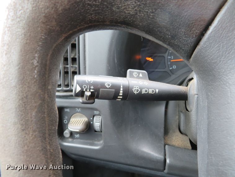 image for item FB9789 2006 GMC C6500  water truck