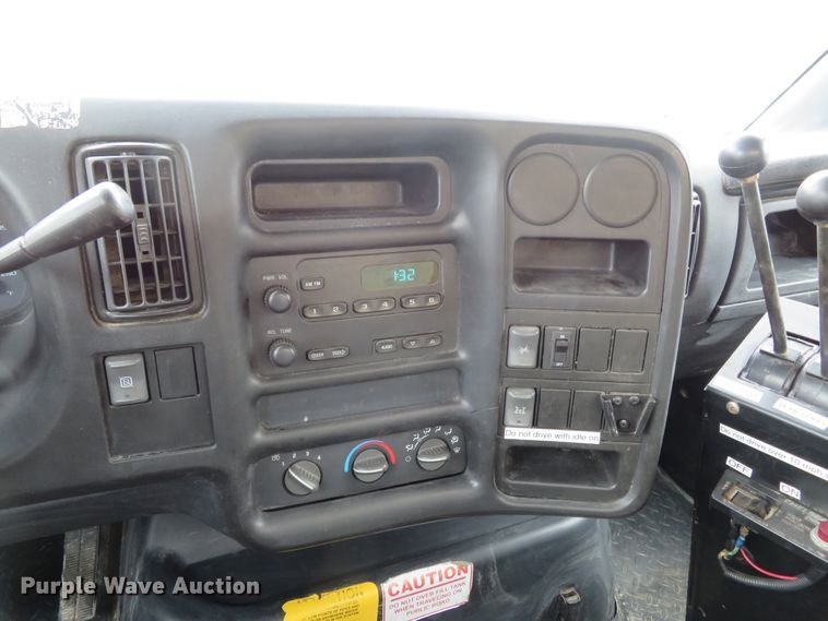 image for item FB9789 2006 GMC C6500  water truck