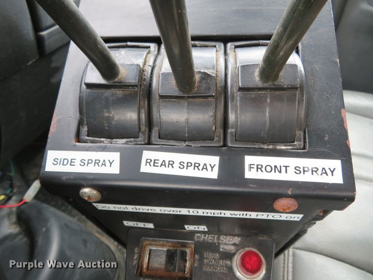 image for item FB9789 2006 GMC C6500  water truck