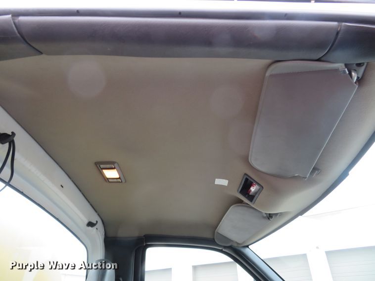 image for item FB9789 2006 GMC C6500  water truck