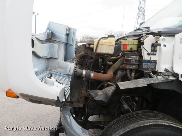 image for item FB9789 2006 GMC C6500  water truck