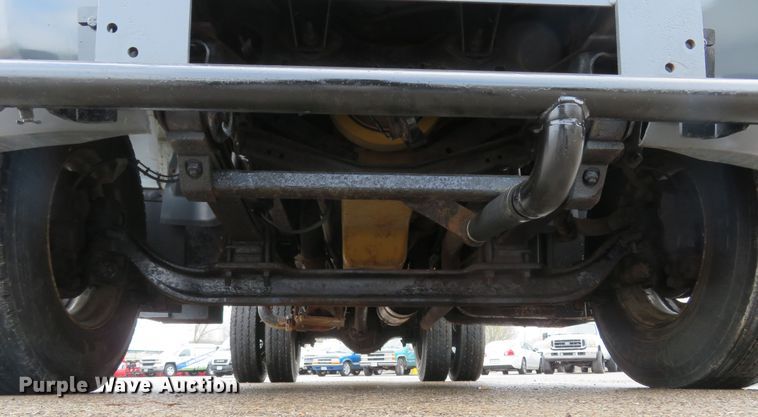 image for item FB9789 2006 GMC C6500  water truck