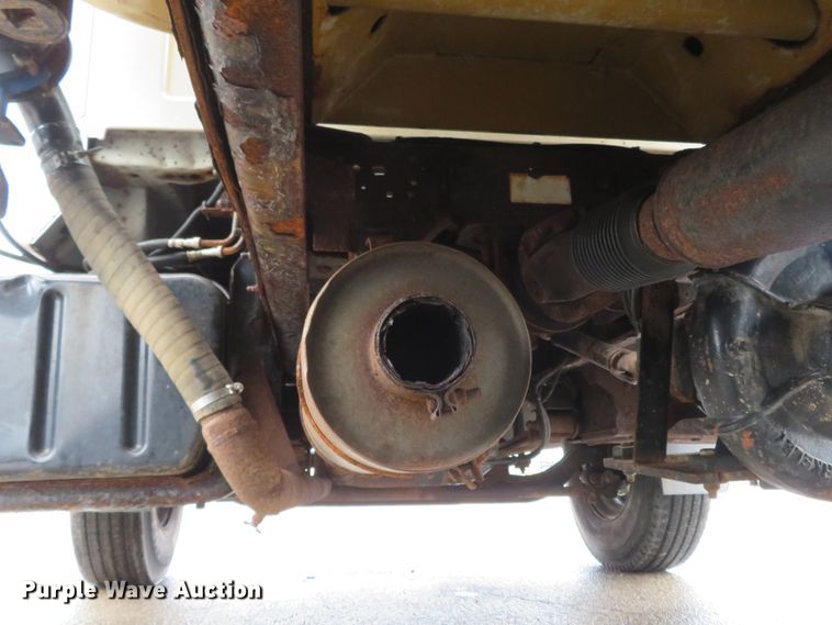 image for item FB9789 2006 GMC C6500  water truck