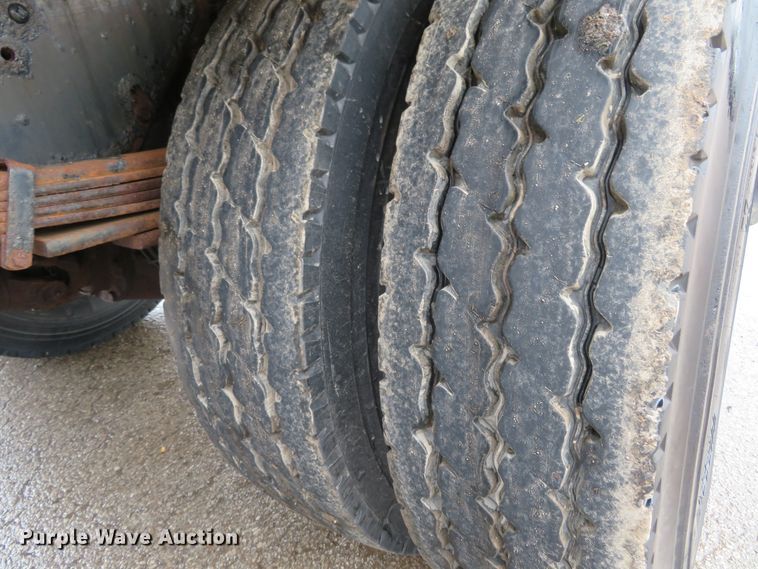 image for item FB9789 2006 GMC C6500  water truck