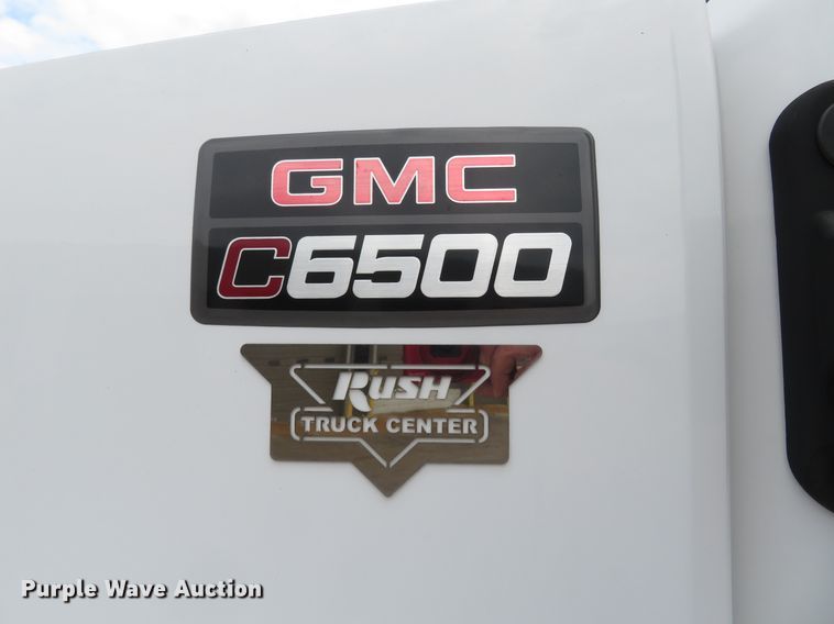 image for item FB9789 2006 GMC C6500  water truck