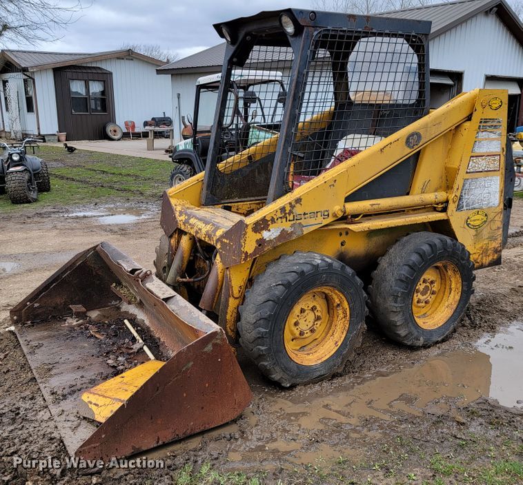 image for item HF9330 Mustang OMC 442  skid steer loader