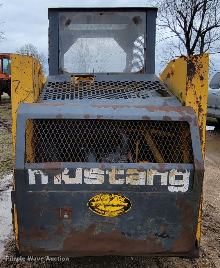 image for item HF9330 Mustang OMC 442  skid steer loader