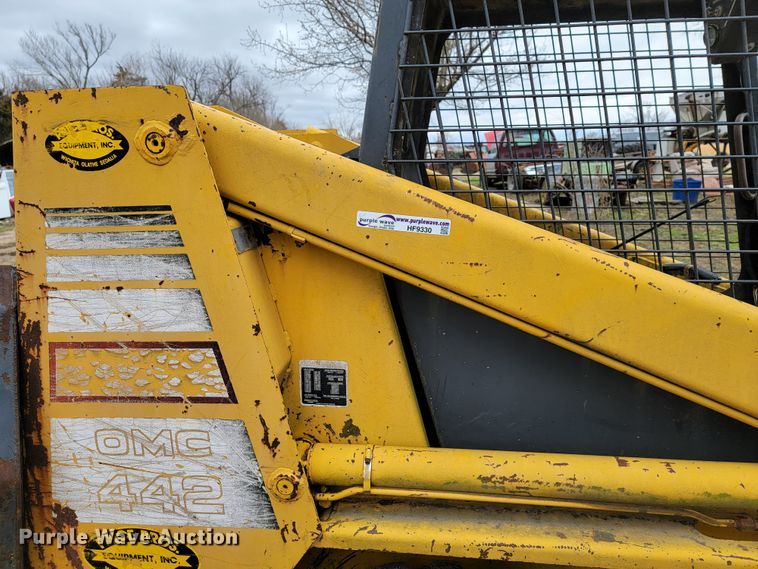 image for item HF9330 Mustang OMC 442  skid steer loader