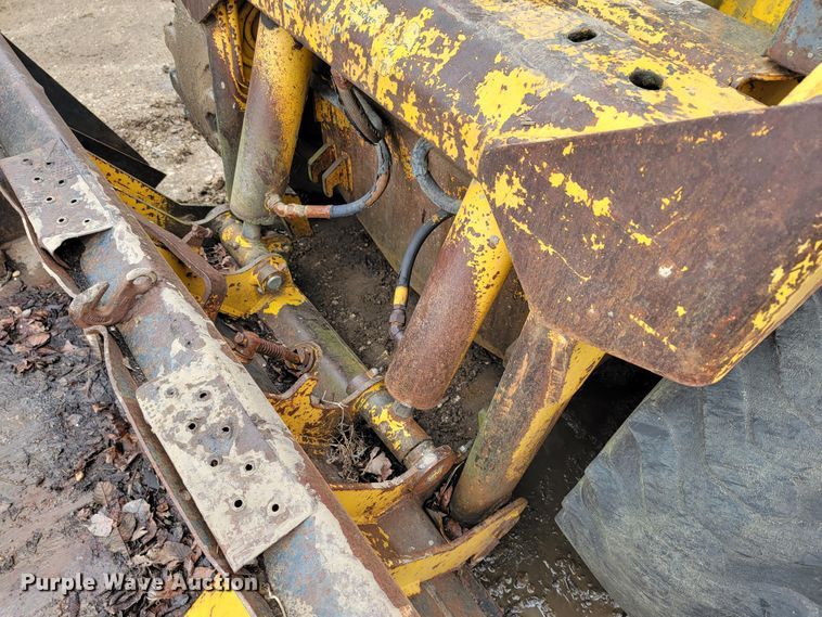 image for item HF9330 Mustang OMC 442  skid steer loader