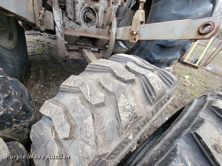 image for item HF9330 Mustang OMC 442  skid steer loader