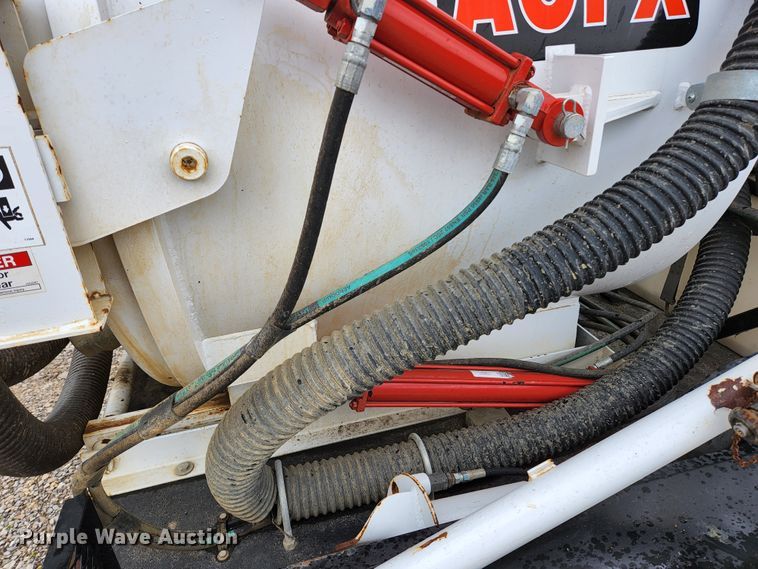 image for item HK9411 2010 Wachs Trav-L-Vac S-42945  vacuum excavator