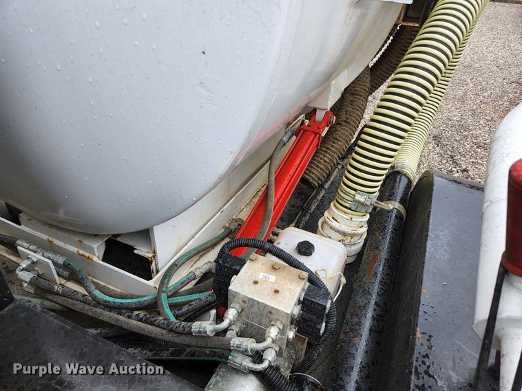 image for item HK9411 2010 Wachs Trav-L-Vac S-42945  vacuum excavator