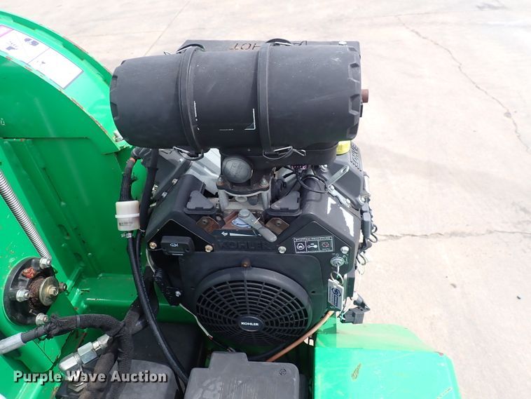 image for item HR9799 2016 Vermeer BC700XL  wood chipper