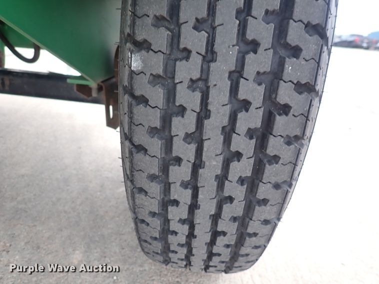 image for item HR9799 2016 Vermeer BC700XL  wood chipper