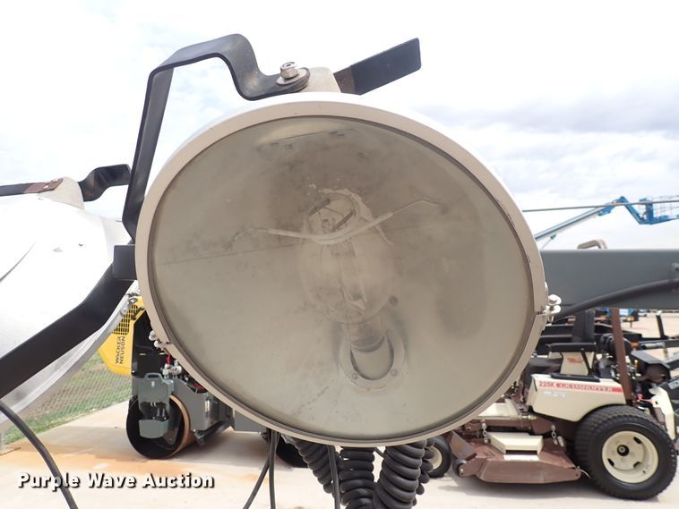 image for item HR9802 2015 Wacker Neuson LTN6L  light plant