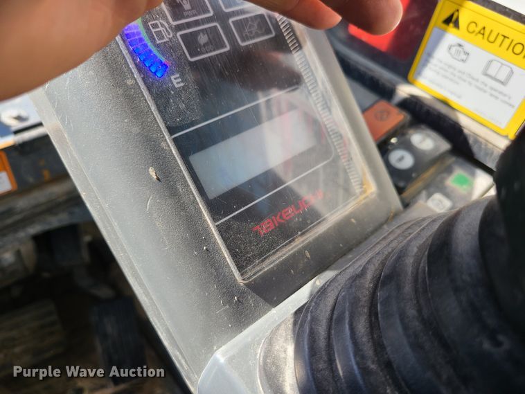 image for item IF9447 2020 Takeuchi TL8  tracked skid steer loader