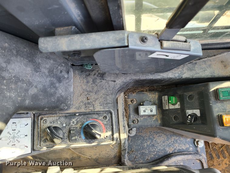 image for item IF9447 2020 Takeuchi TL8  tracked skid steer loader