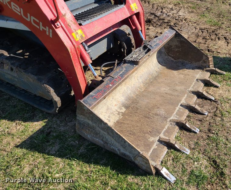 image for item IF9447 2020 Takeuchi TL8  tracked skid steer loader